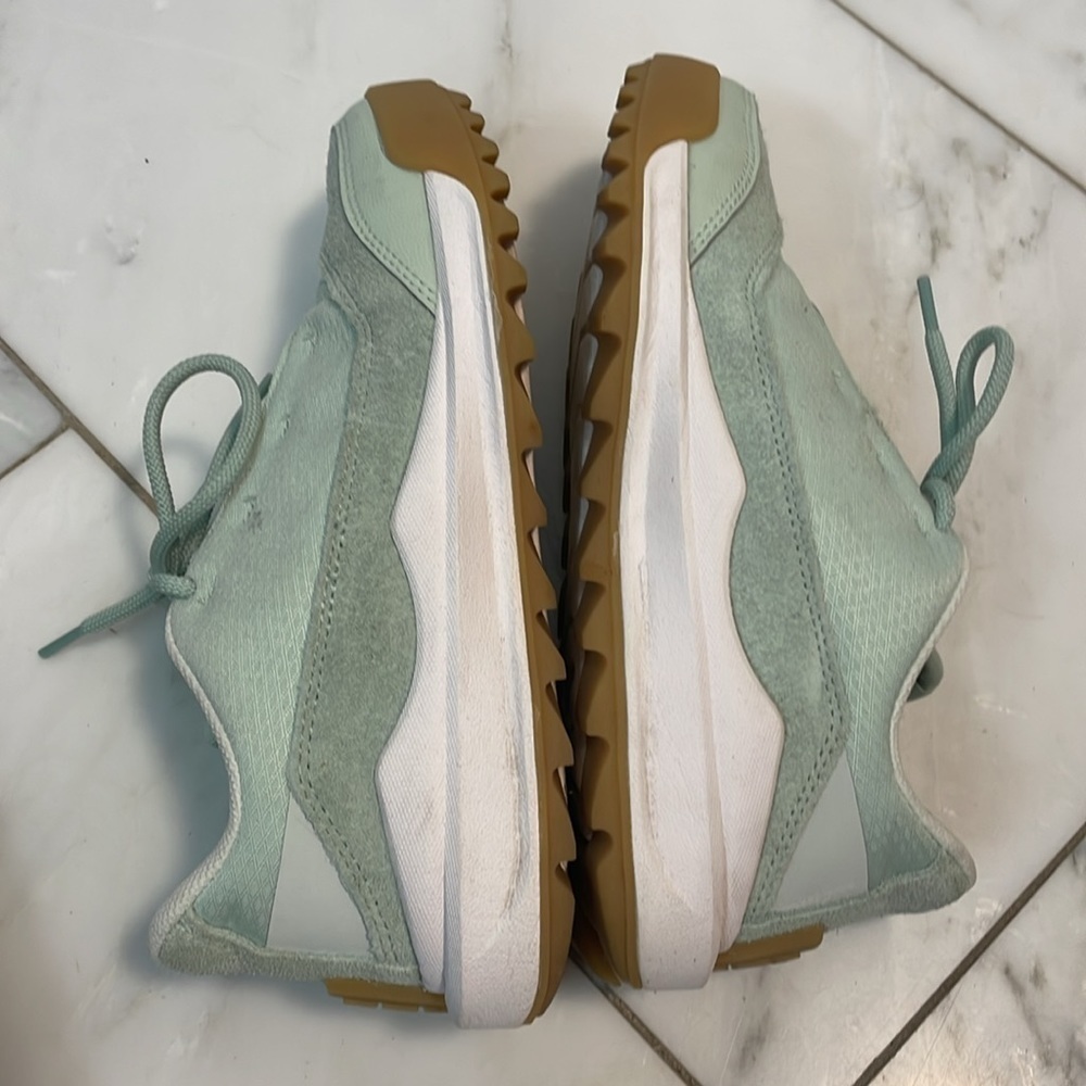 Sorel mint green suede walking shoes - Picture 6 of 8